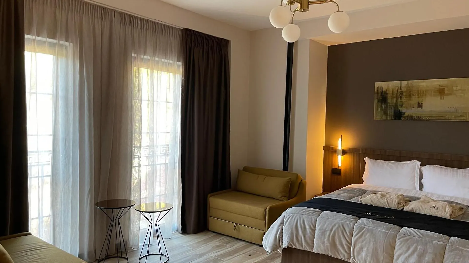 ***** Hotel Pinehill Hotel, Restaurant , Pool & Spa - Razem Albania