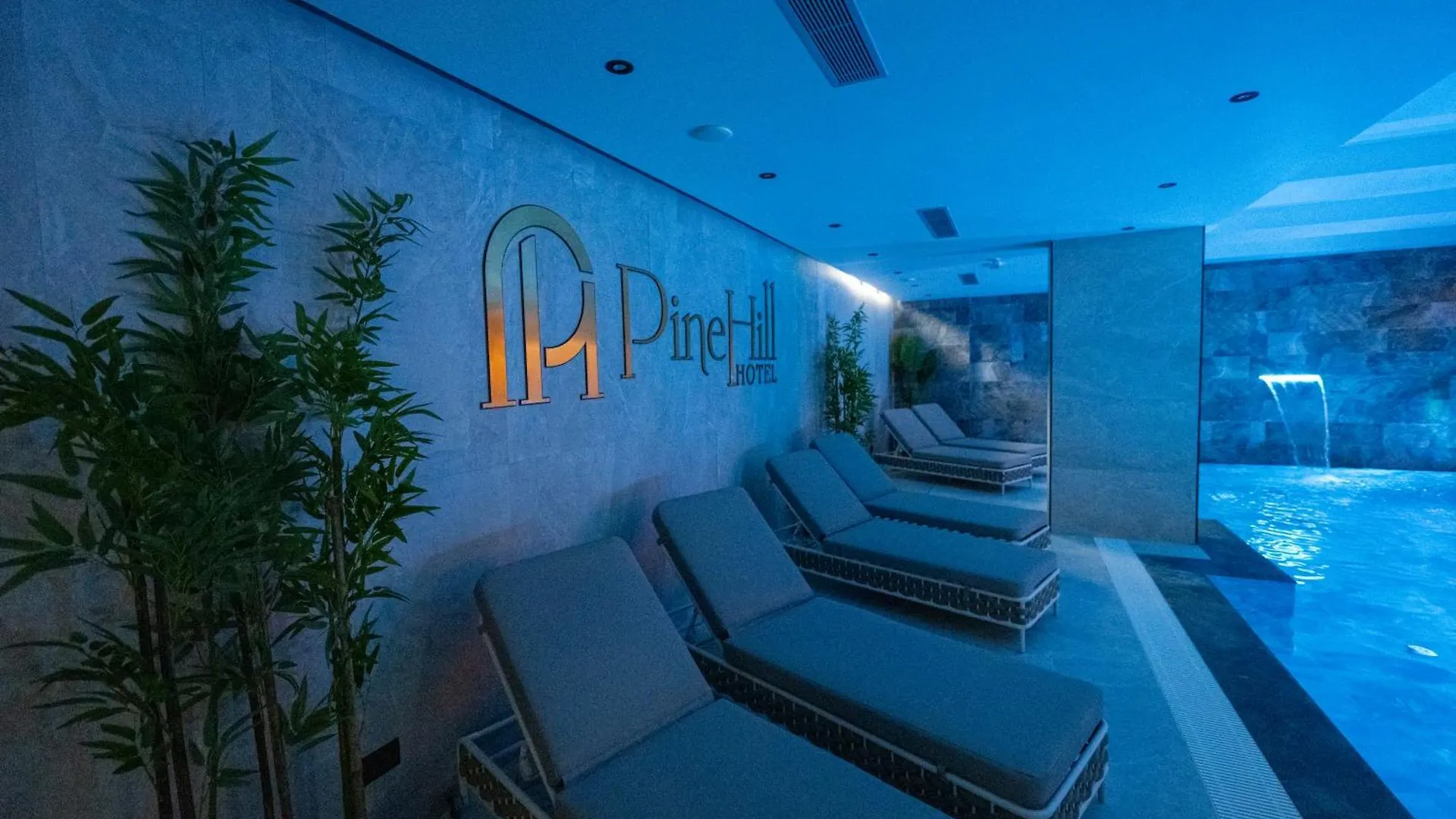 Pinehill Hotel, Restaurant , Pool & Spa - Razëm
