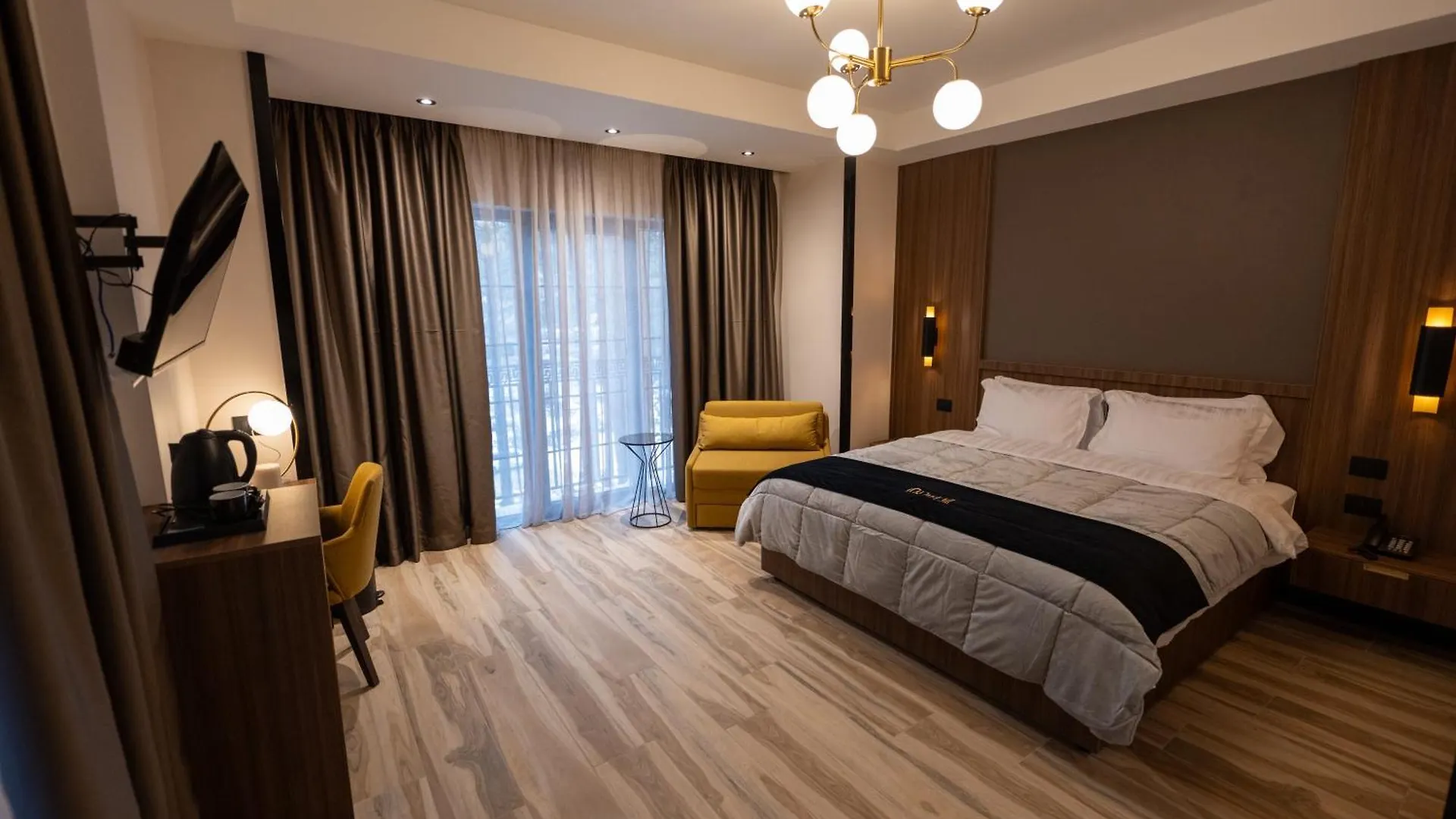 ***** 호텔 Pinehill Hotel, Restaurant , Pool & Spa - Razëm 알바니아