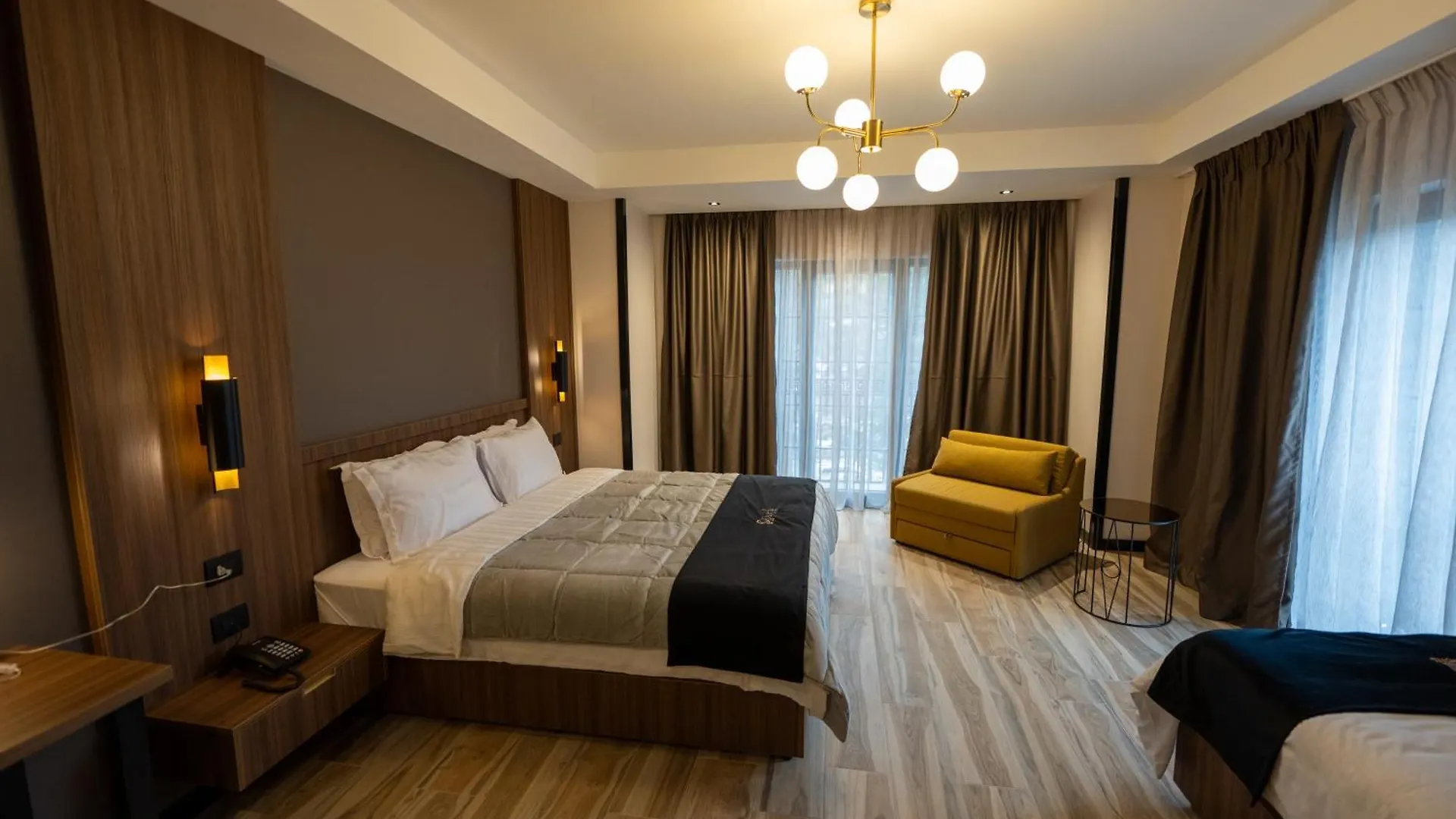 Pinehill Hotel, Restaurant , Pool & Spa - Razem Albania