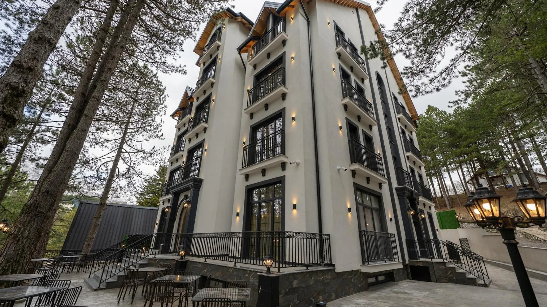 ***** 호텔 Pinehill Hotel, Restaurant , Pool & Spa - Razëm 알바니아