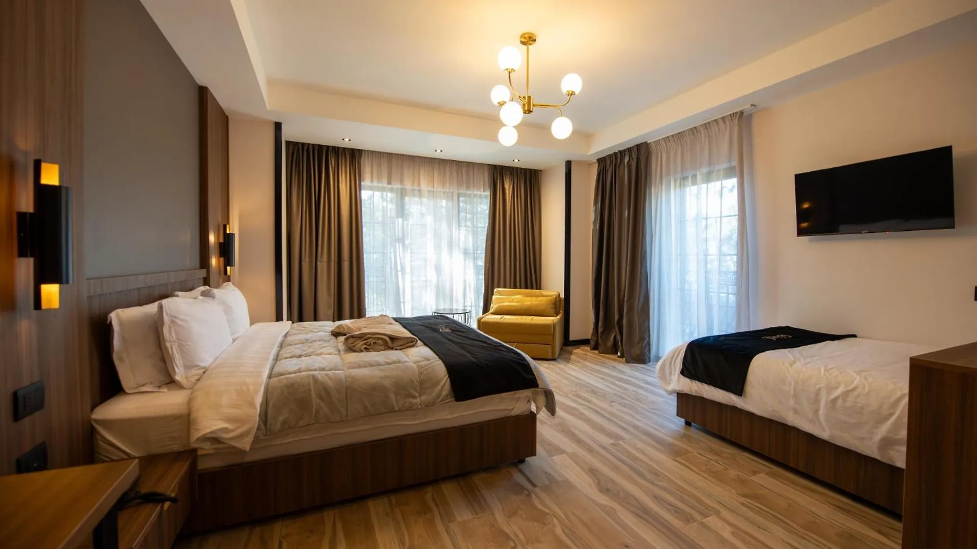 Pinehill Hotel, Restaurant , Pool & Spa - Razëm 5*,