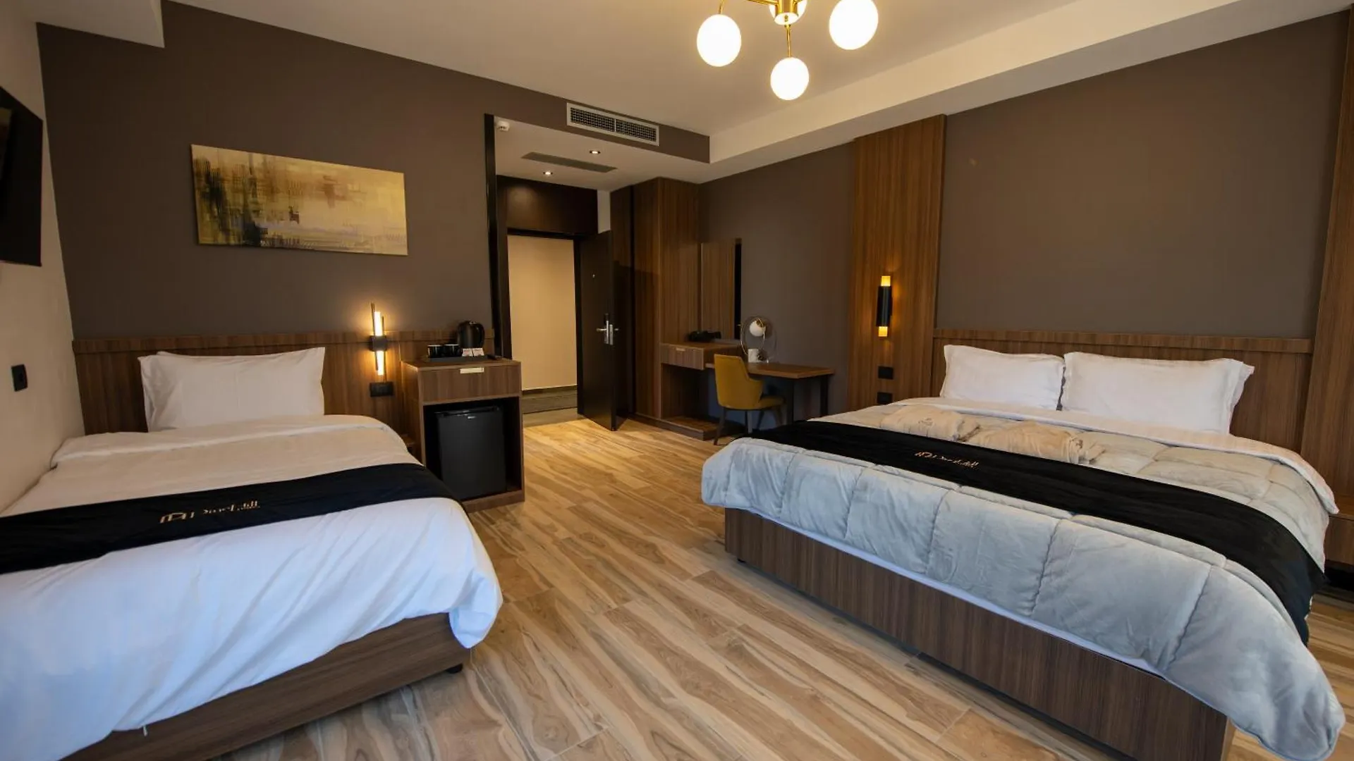 Pinehill Hotel, Restaurant , Pool & Spa - Razem Hotel