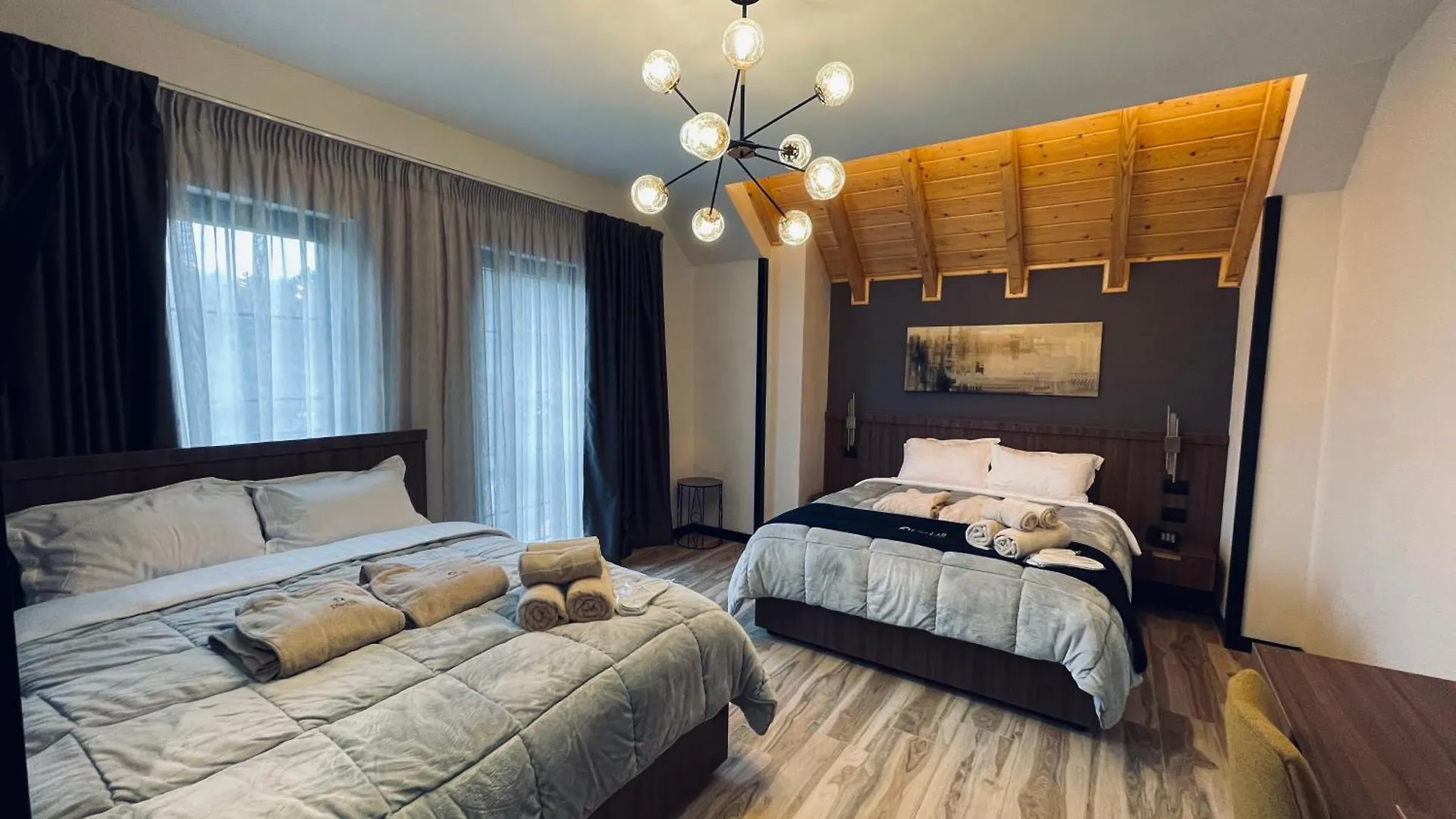 호텔 Pinehill Hotel, Restaurant , Pool & Spa - Razëm