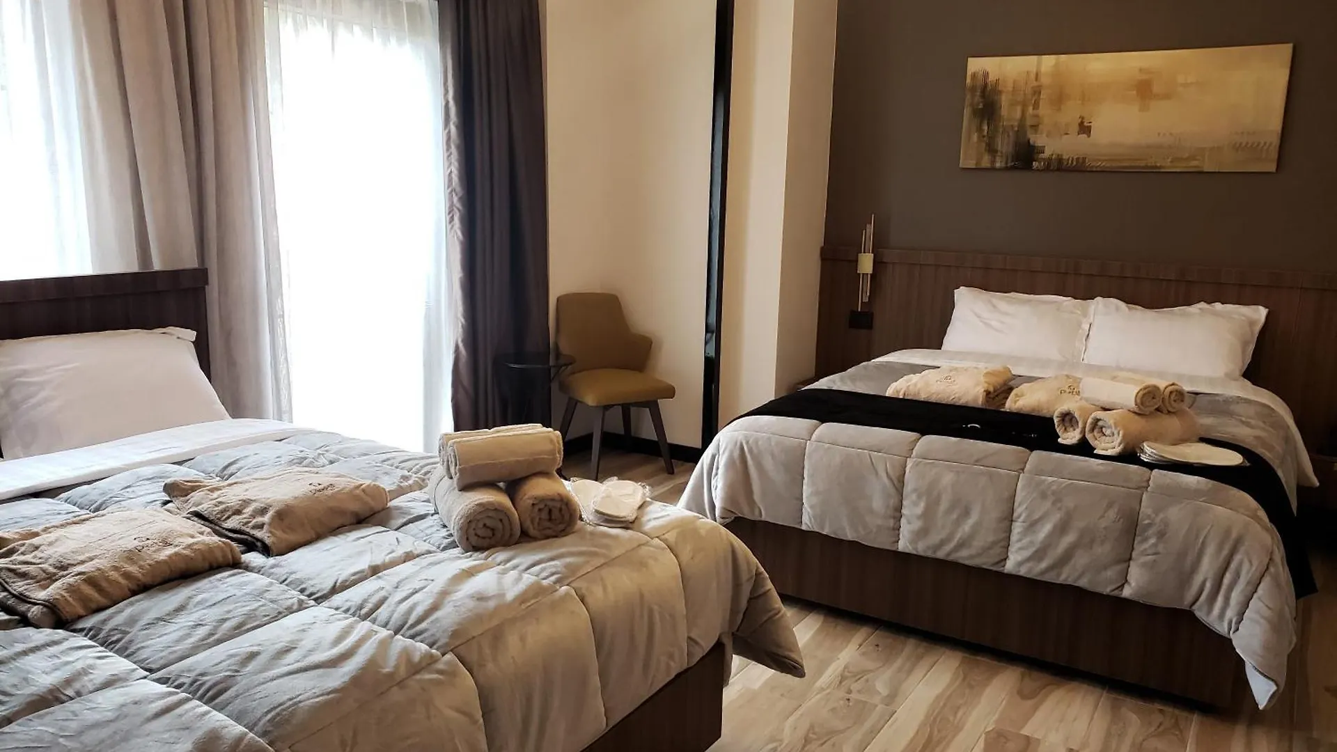 Pinehill Hotel, Restaurant , Pool & Spa - Razëm 알바니아