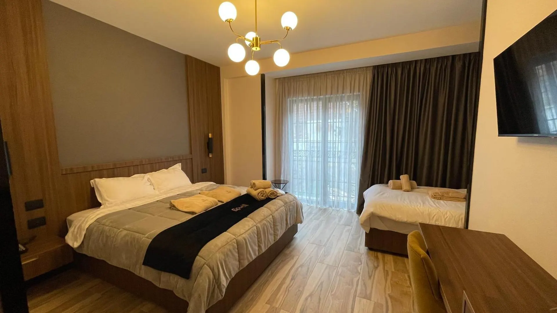 Pinehill Hotel, Restaurant , Pool & Spa - Razem Hotel