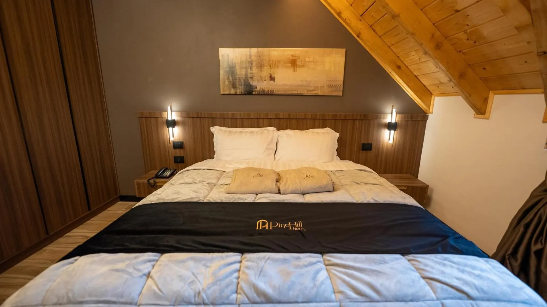 Pinehill Hotel, Restaurant , Pool & Spa - Razem Albania