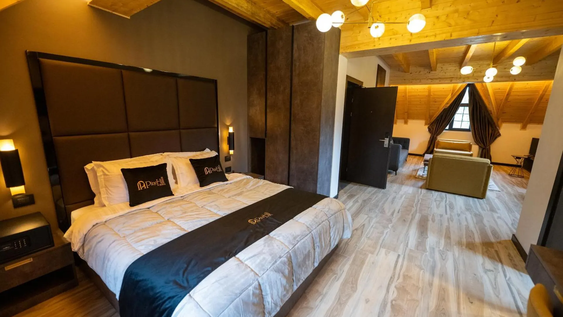 Pinehill Hotel, Restaurant , Pool & Spa - Razëm 5*,  Albanië