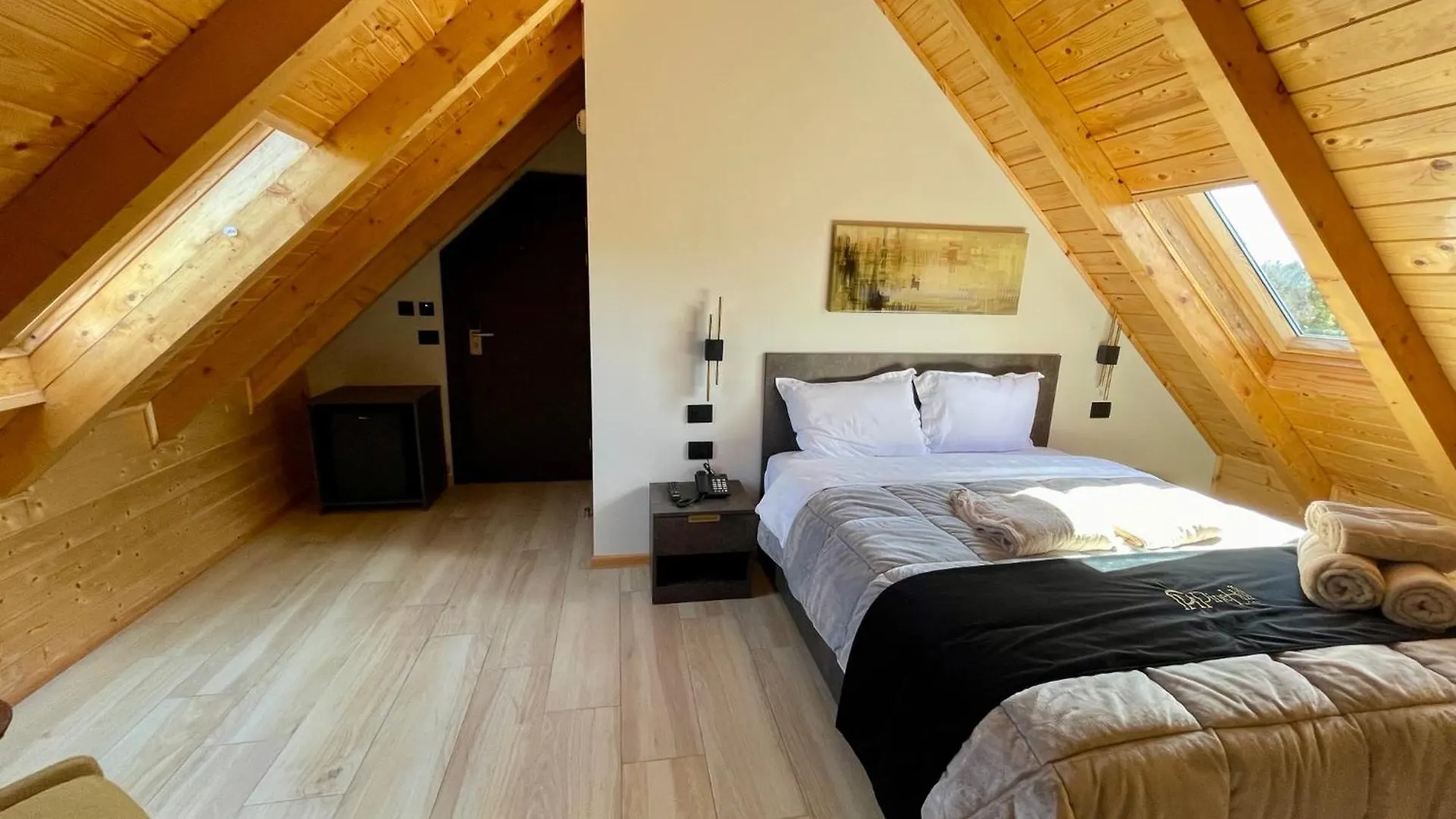 Pinehill Hotel, Restaurant , Pool & Spa - Razëm Hotel